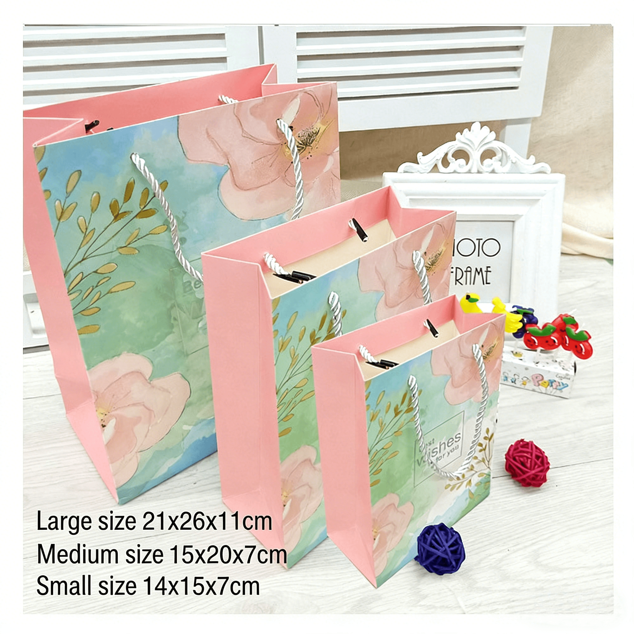 Premium Recyclable Paper Gift Bags for Luxury Brand Packaging and Wholesale Distribution