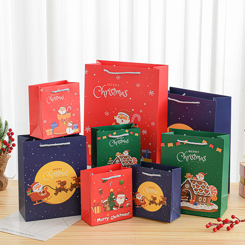 Wholesale Luxury Christmas Paper Gift Bags with Custom Logo for Fashion and Cosmetic Packaging