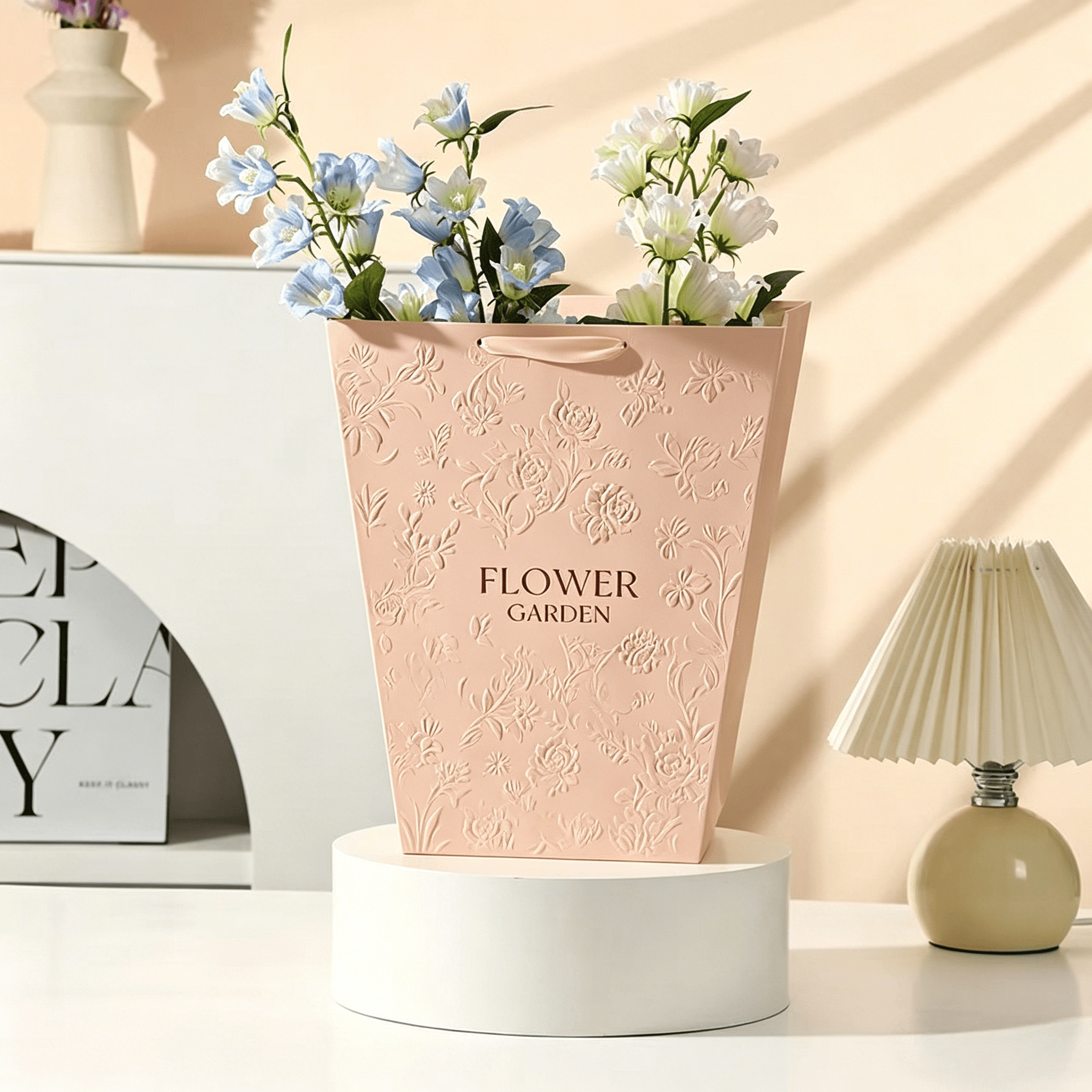 Custom Recyclable Flower Bouquet Paper Packaging Bags for Florist Gift and Luxury Retail Packaging